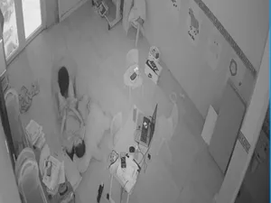 Cực đỉnh !!! Lộ clip làm tình cùng bạn gái tại phòng khách