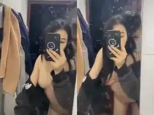 Gái xinh vú to cắm sừng ny cho thằng bạn thân đụ trong toilet